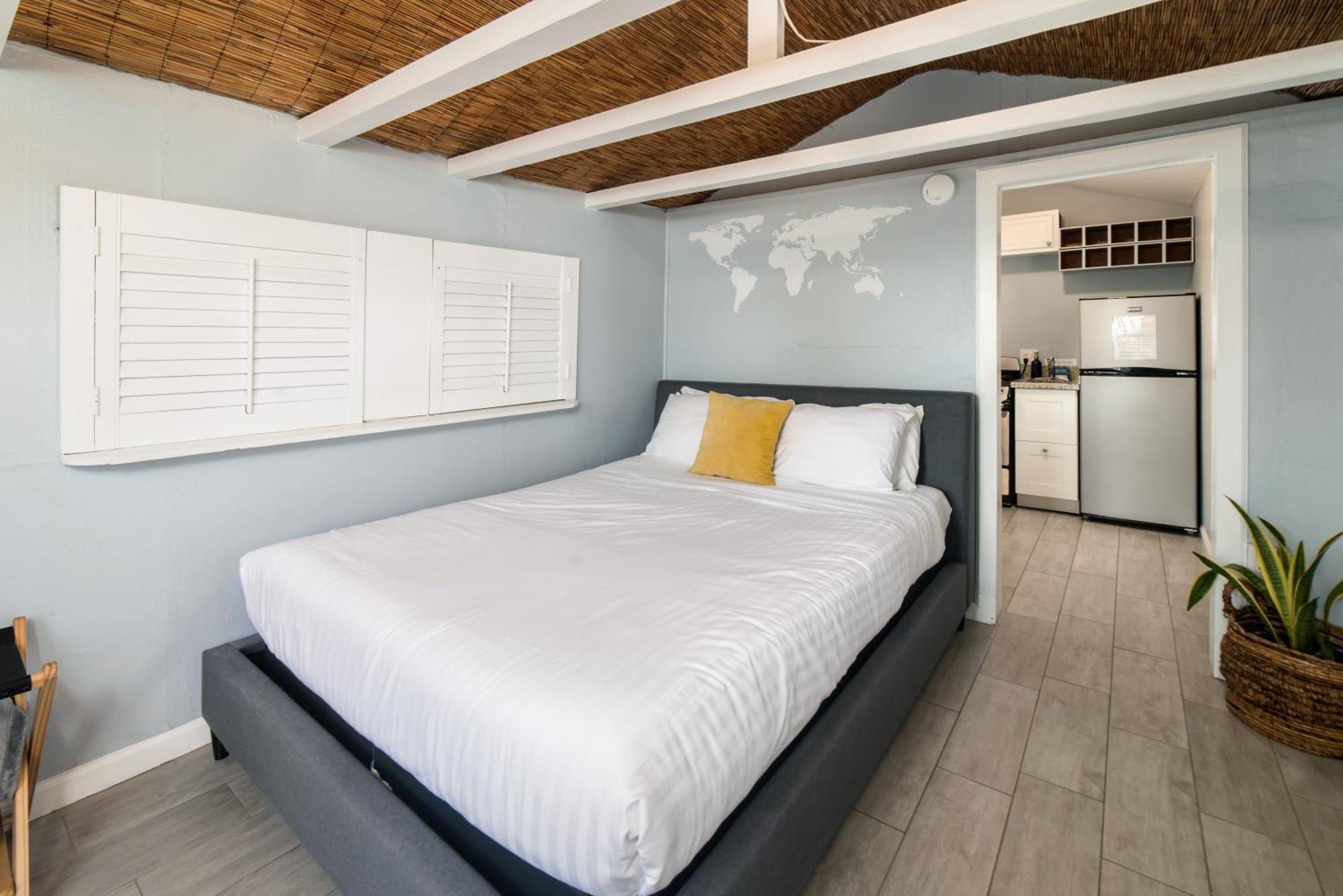 Pacific Bungalow In Oceanside With Backyard & Tiny House المظهر الخارجي الصورة