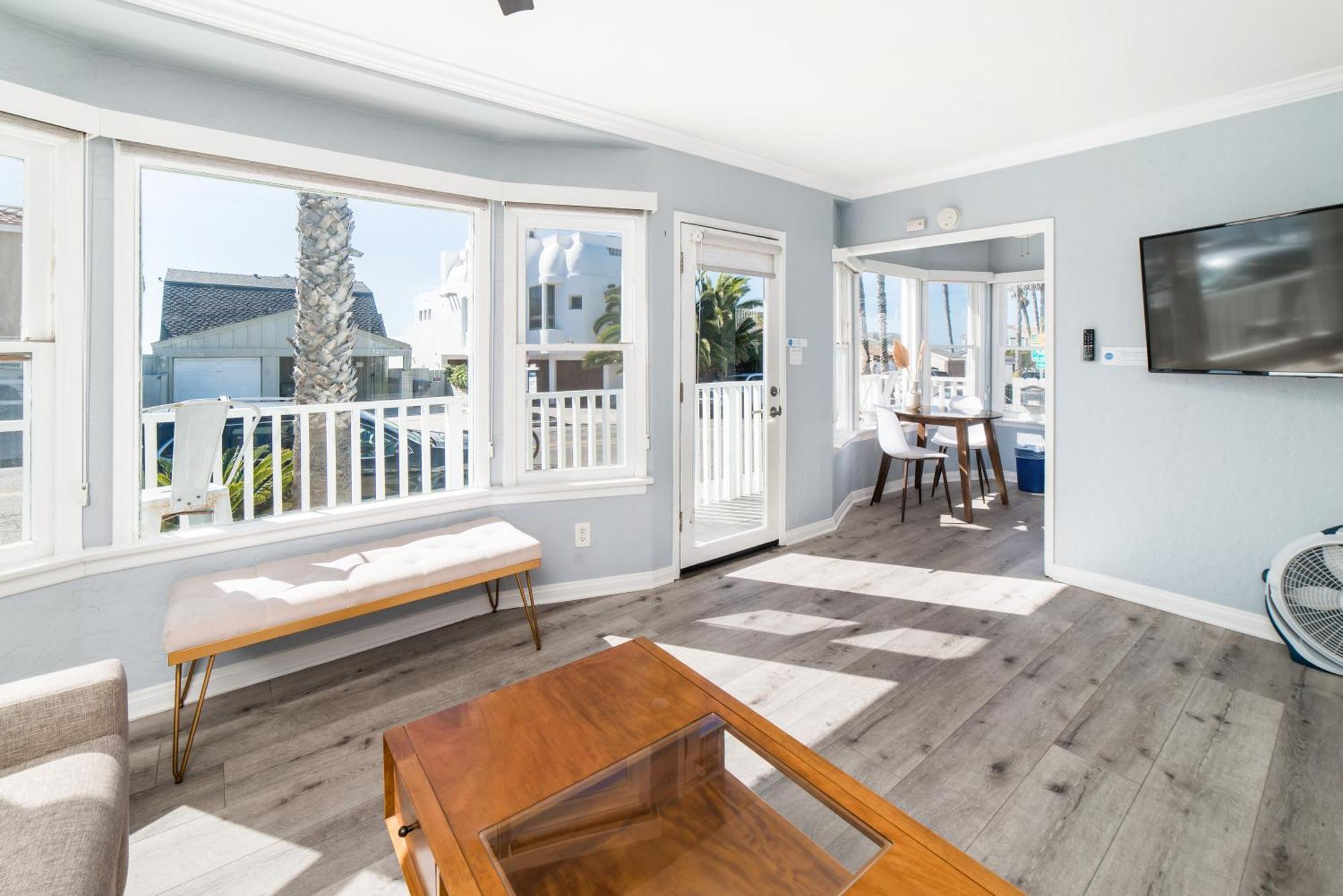 Pacific Bungalow In Oceanside With Backyard & Tiny House المظهر الخارجي الصورة
