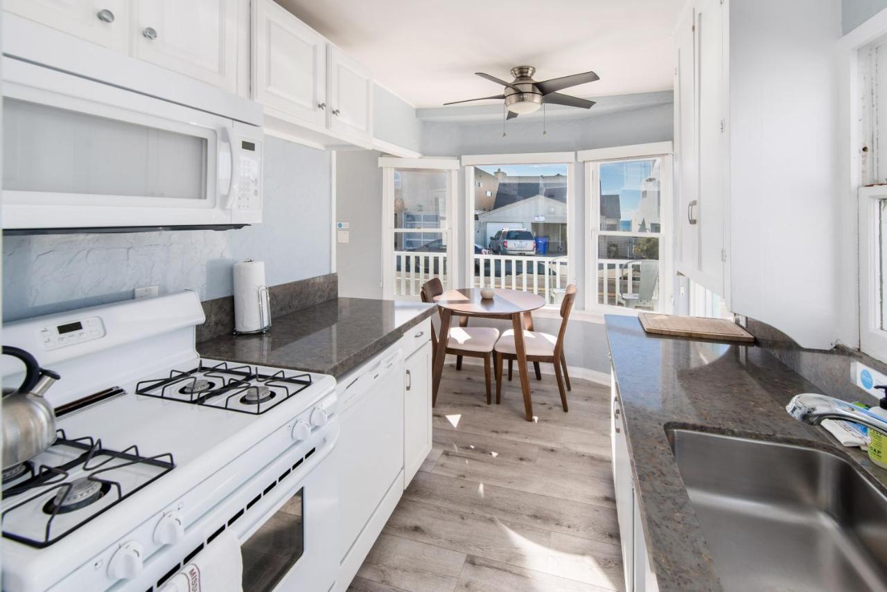Pacific Bungalow In Oceanside With Backyard & Tiny House المظهر الخارجي الصورة
